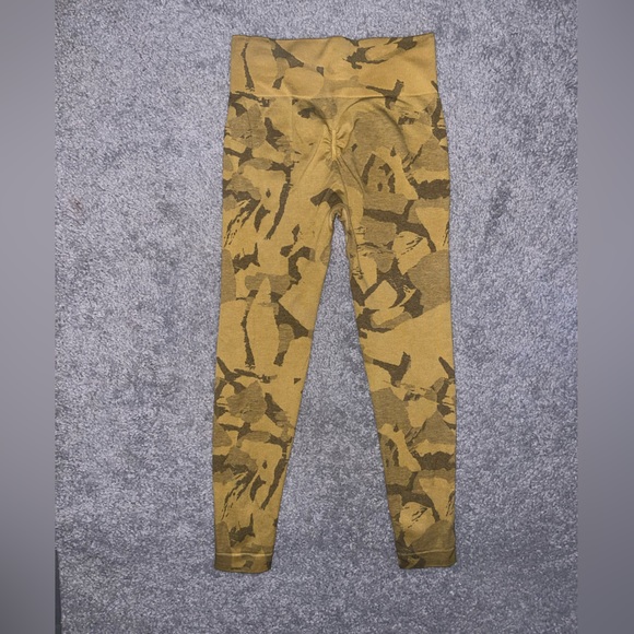 Gymshark Womens Adapt Camo Seamless Activewear Workout Leggings Savanna Yellow - Picture 2 of 5